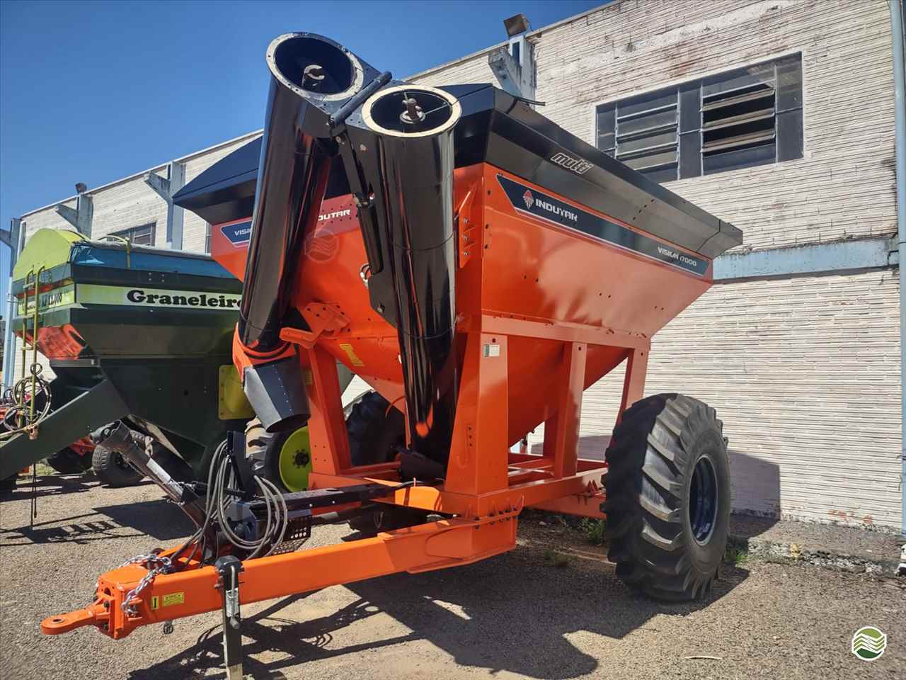 IMPLEMENTOS AGRICOLAS CARRETA BAZUKA GRANELEIRA 17000 Talamini Máquinas e Implementos Agrícolas CAMPOS NOVOS SANTA CATARINA SC